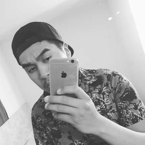 Meet your Posher, Max